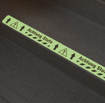 Bedruckte Bodenmarkierung antirutsch nachleuchtend &quot;Achtung Stufe&quot;